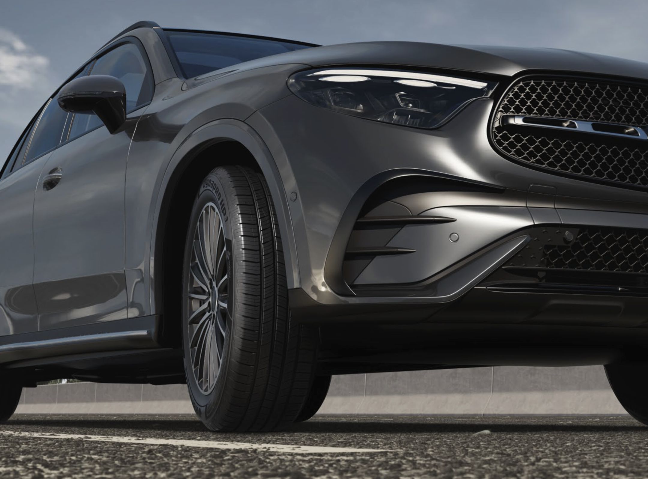 Hankook Tire & Technology-Tires-Dynapro-hp3-keyvisual-01